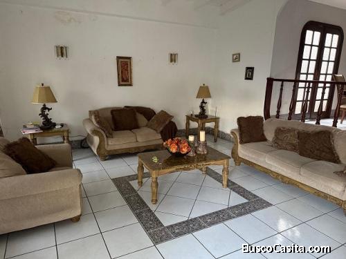 SE VENDE CASA EN 2DA ETAPA DE JARDINES DEL VALLE SPS