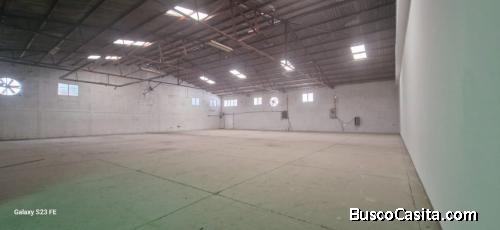 EN RENTA BODEGA DE 810 M A NIVEL DE PISO- SPS 