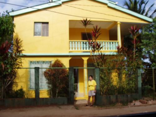 Se vende o se alquila casa de 2 pisos en Bluefields