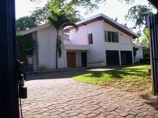 Id2346-Casa en alquiler y venta - Managua , Las Colinas