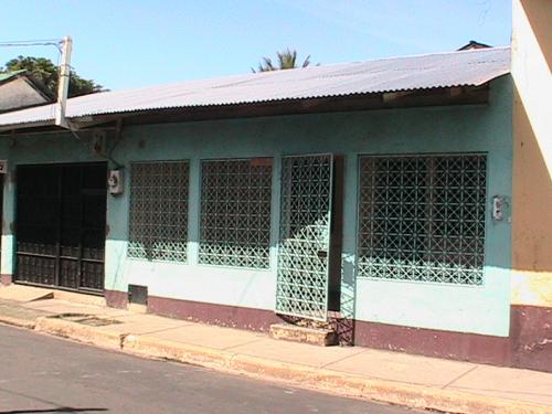 Se renta casa para negocio u oficina