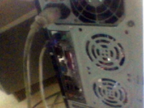 SE VENDE PC SIN DISCO DURO......