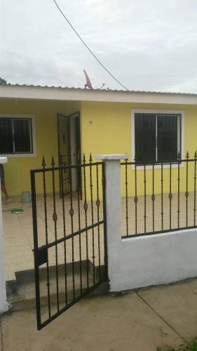 ALQUILO CASA EN KM 10.5 CARRETERA A MASAYA 