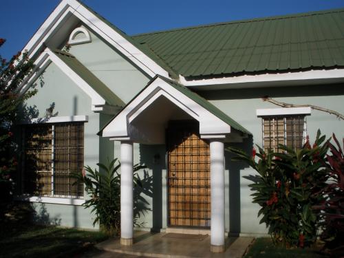 Alquilo Casa Amoblada