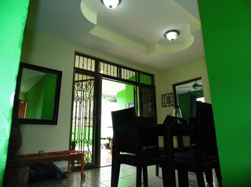 HERMOSA CASA EN VENTA Residencial Monte Rosa en Managua