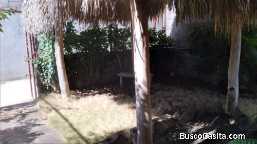 CASA TIPO APARTAMENTO EN ZONA POPULAR . EXCELENTE CONDICIONES.