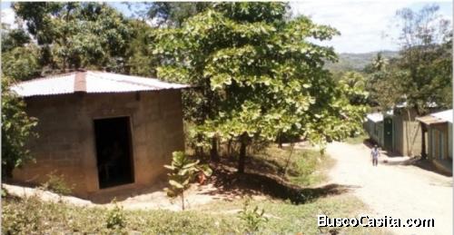 Se vende casa con amplio terreno