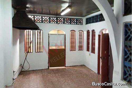 Oportunidad de inversión en calle la calzada, casa en venta a precio reducido.