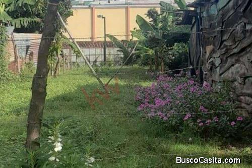 Venta de terreno en la ciudad de Granada, a tan solo 5 minutos del Parque Central.