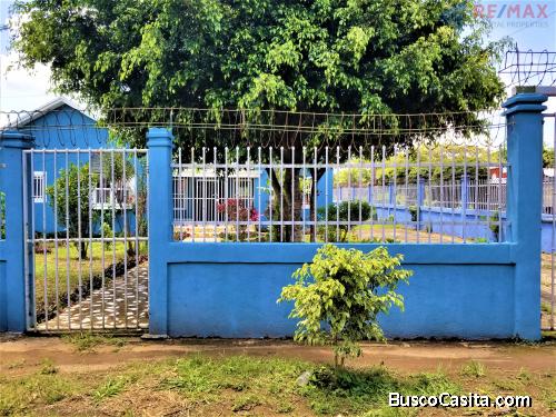 Elegante Casa con Diseño y Estilo Americano