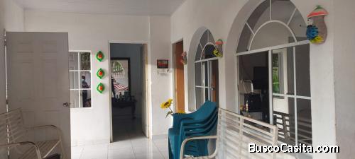 VENDO EN LOMAS DE GUADALUPE AL 88177776