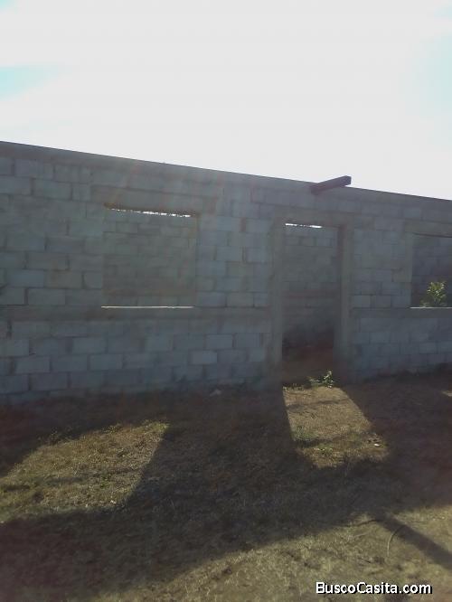 Lote de terreno en construcción