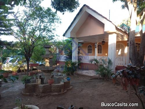 ‼En Venta Amplia y Cómoda Propiedad con excelente ubicación sobre Carretera Vieja a León, km 15.