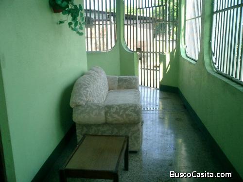casa grande de 2 pisos 