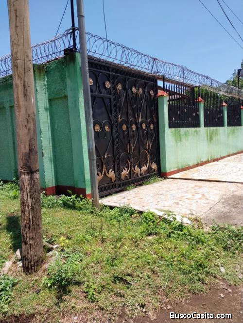 SE VENDE ESPACIOSA CASA EN VILLA DE MOTASTEPE