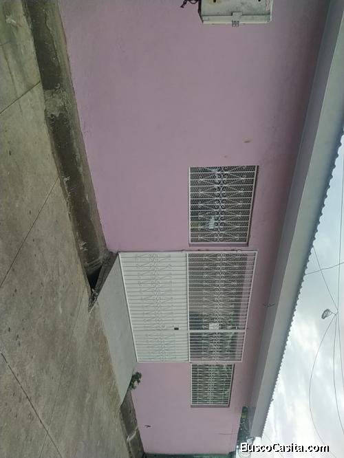 Venta de casa en $57,000 dólares. Sector Iván Montenegro.