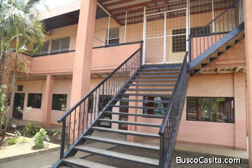 Se renta edificio con sañoles para clases, oficinas o demás. 