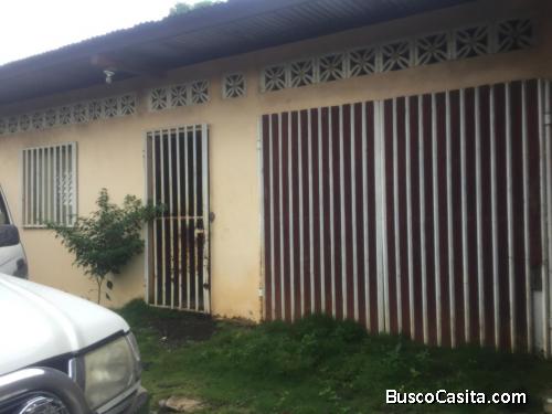 Vendo casa 2 cuartos y un baño (Negociable)