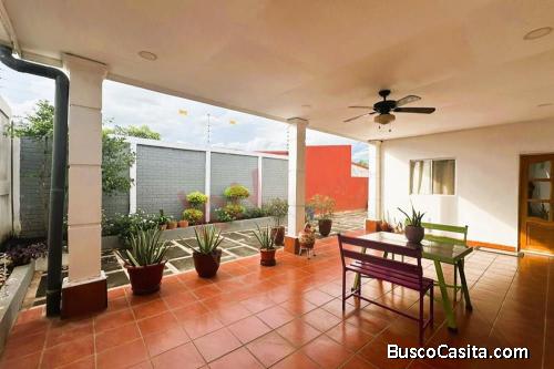 SE VENDE CASA  EN SIERRAS DORADAS 