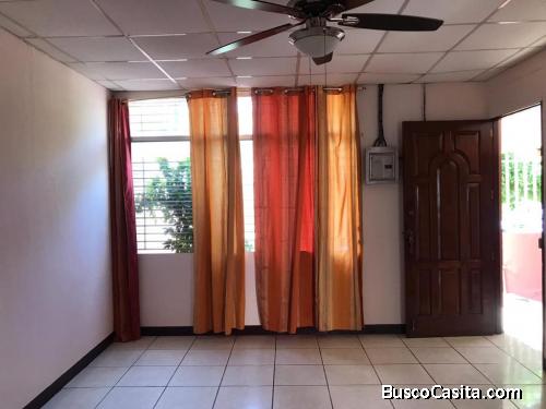 Casa para negocio o vivienda frente a Pali Altagracia, Managua