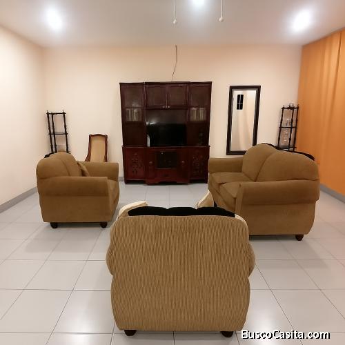 VENDO Hermosa Casa Familiar en Leon-Nicaragua