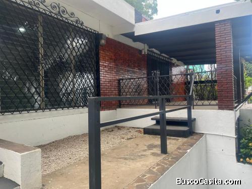 Vendo casa en Los Robles 