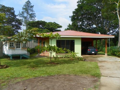 Hermosa Propiedad en Atenas