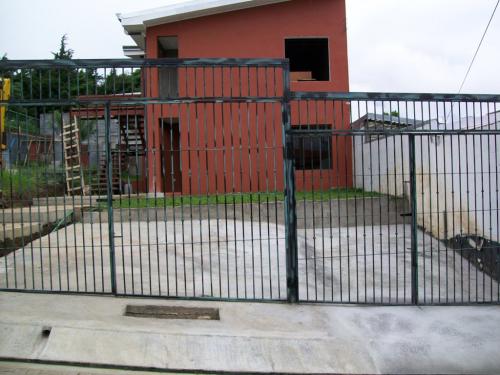 Alquilo Apartamento Nuevo en Mercedes Norte,Heredia