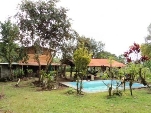 Casa , Piscina y Terreno