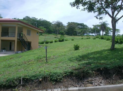 Vendo Lote en residencial de playa. Buena Plusvalia.