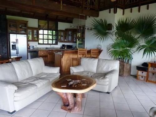 $485.000 / 4br - Impresionante Casa estilo  Bali en Atenas