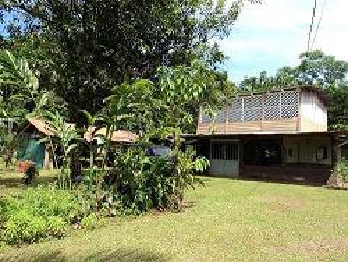 Propiedad con casa y piscina