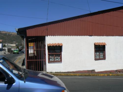 Lote esquinero en Escazú centro