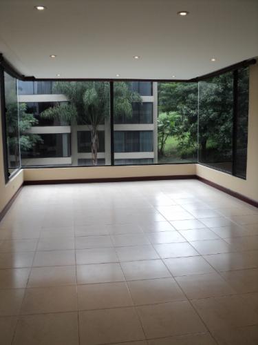 Lindo apartamento con amplios espacios