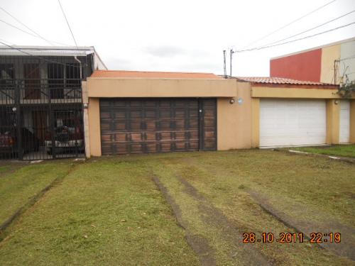 Casa en Tibas-centrica x Maxi Bodega.