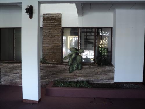 Amplia casa con excelente ubicación