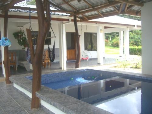 Casitas con Piscina y vista al Mar