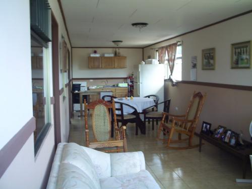 Apartamento Pozos Santa Ana San José $600 amueblado.$500 s/m