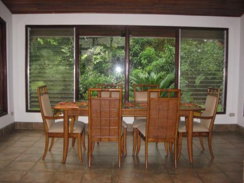Escazu -Vista de Oro #81 One Story 4 BR Renta$2000  