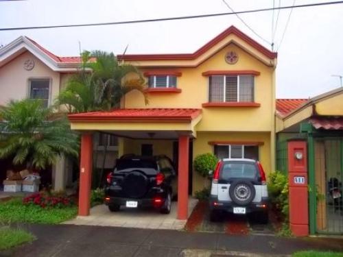 Casa en Residencial Real Santamaría Lagunilla de Heredia$120.000