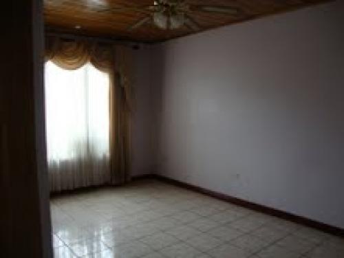 Linda casa esquinera en alajuela se recibe