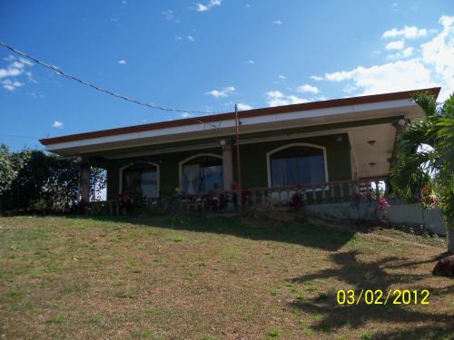 Linda quinta en turrucares se recibe