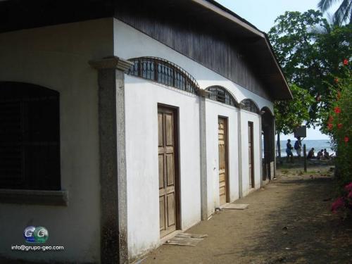 SE VENDE CASA FRENTE AL MAR EN PLAYA SAMARA, GUANACASTE