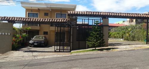 EDIFICIO APARTAMENTOS ALAJUELA