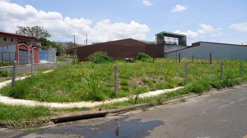 Precioso lote esquinero se recibe casa