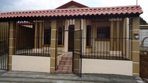 Linda casa nueva en santa barbara de heredia