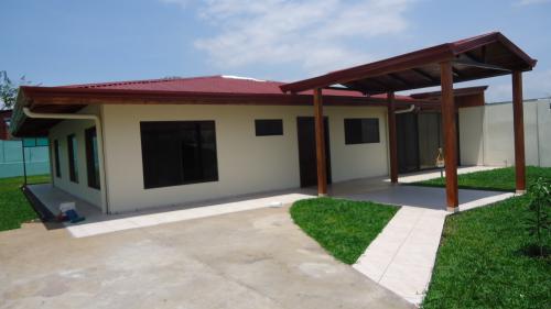 Preciosa casa nueva en desamparados alajuela