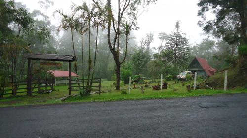 Linda quinta en bajos del toro se recibe en alajuela o heredia