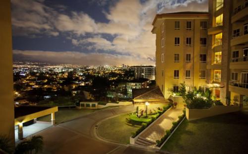 LUJOSO CONDOMINIO SAN RAFAEL ESCAZU COND. VALLE ARRIBA