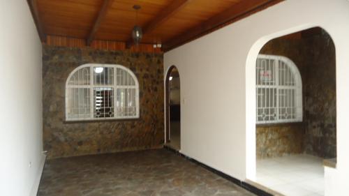 Linda casa en alajuela muy centrica